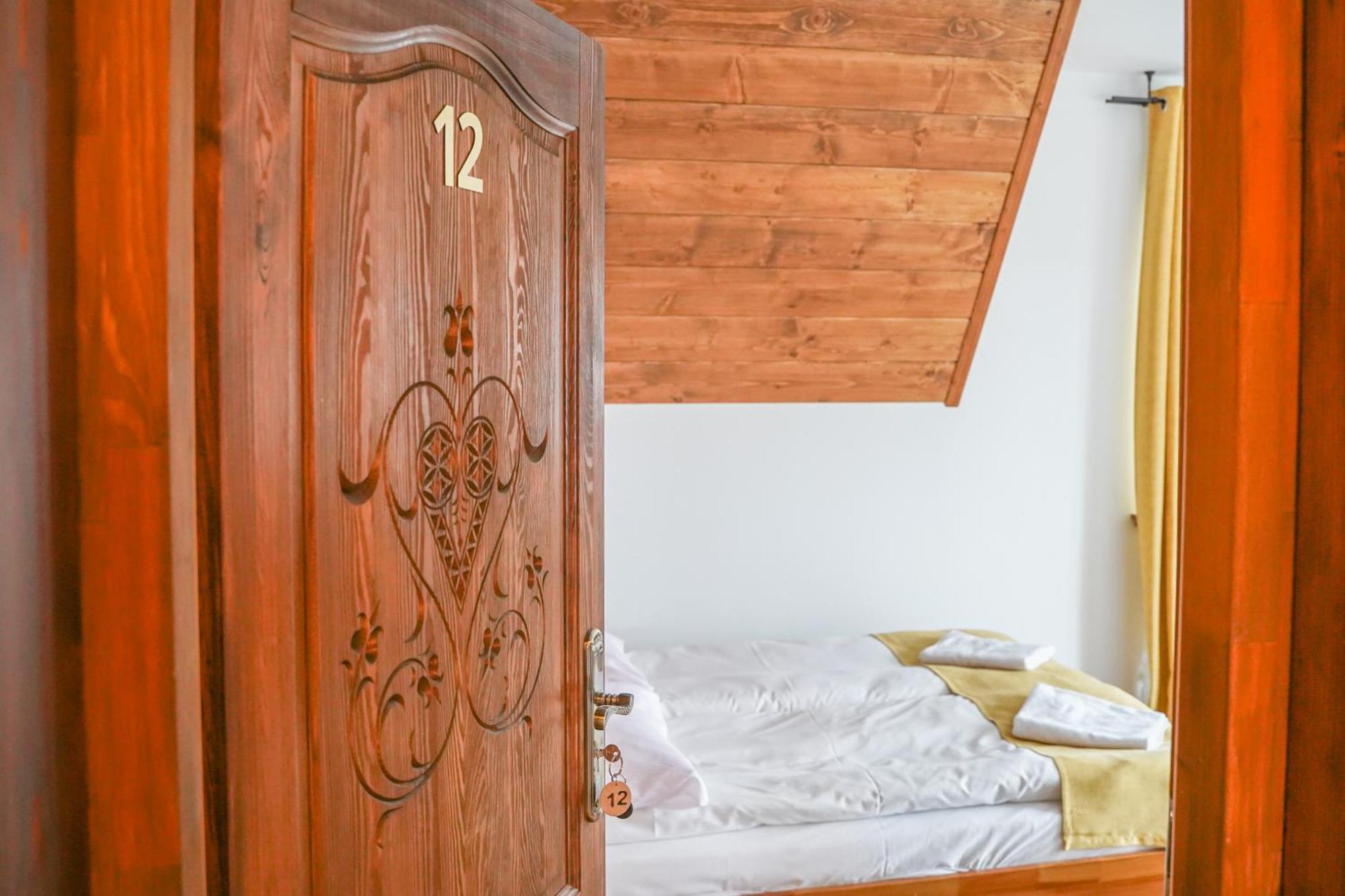 Goralsko Manufaktura Hotel Bukowina Tatrzanska Bagian luar foto